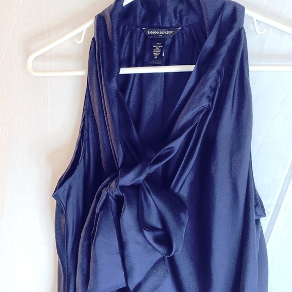 Banana Republic 100% silk Navy Blouse size M - Picture 2 of 8